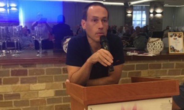 מפגש מועדון, מרצה אורח דורון שפר