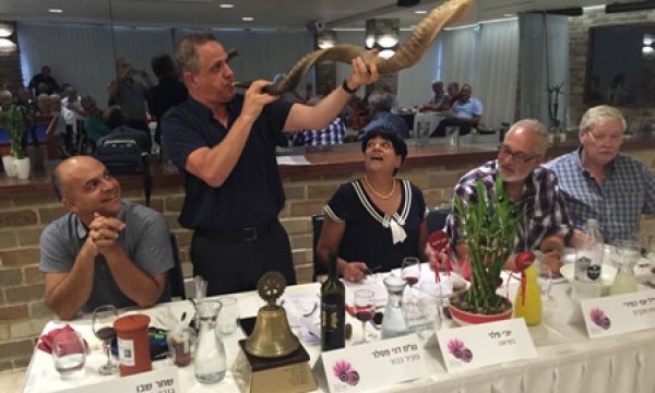 ישיבת מועדון רוטרי חיפה